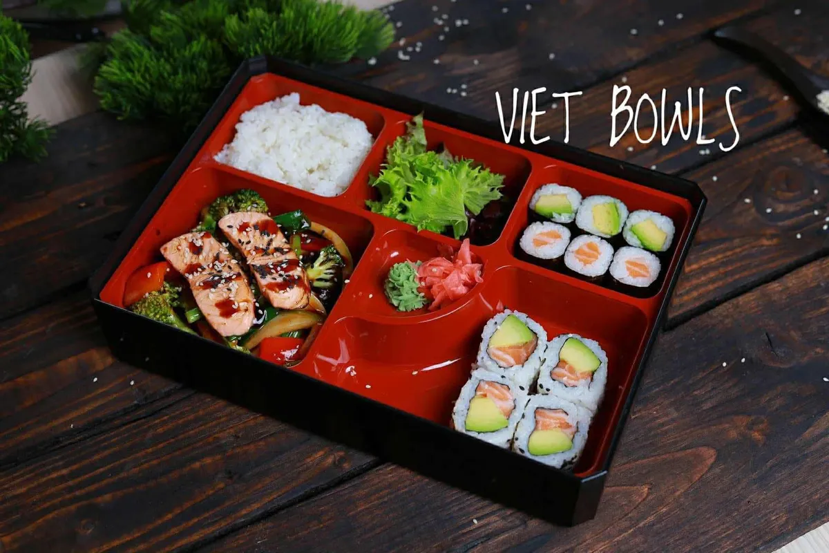 M10 : Sake Bento
