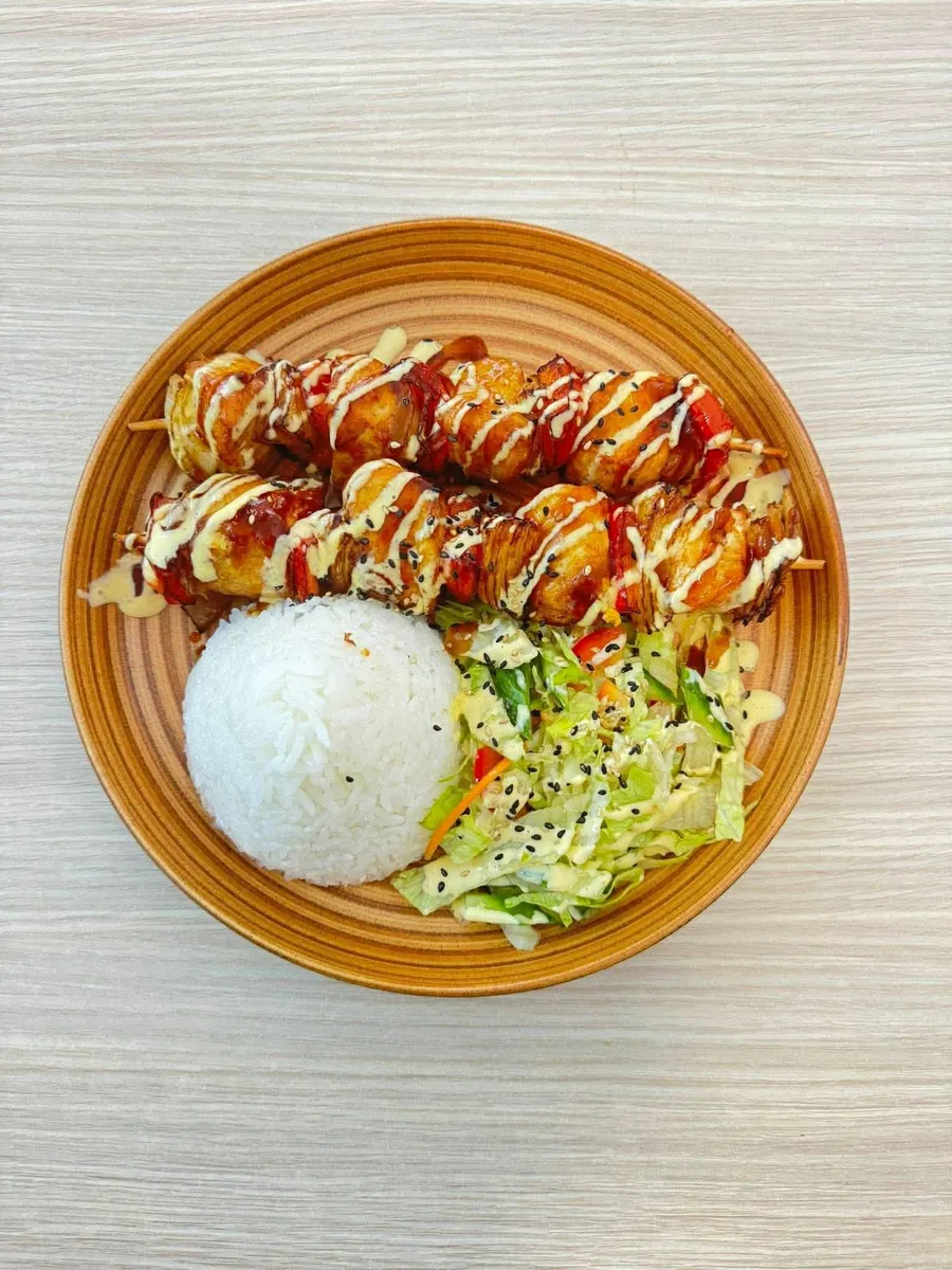 M6 : Kuracie špízy v medovo-teriyaki omáčke s ryžou