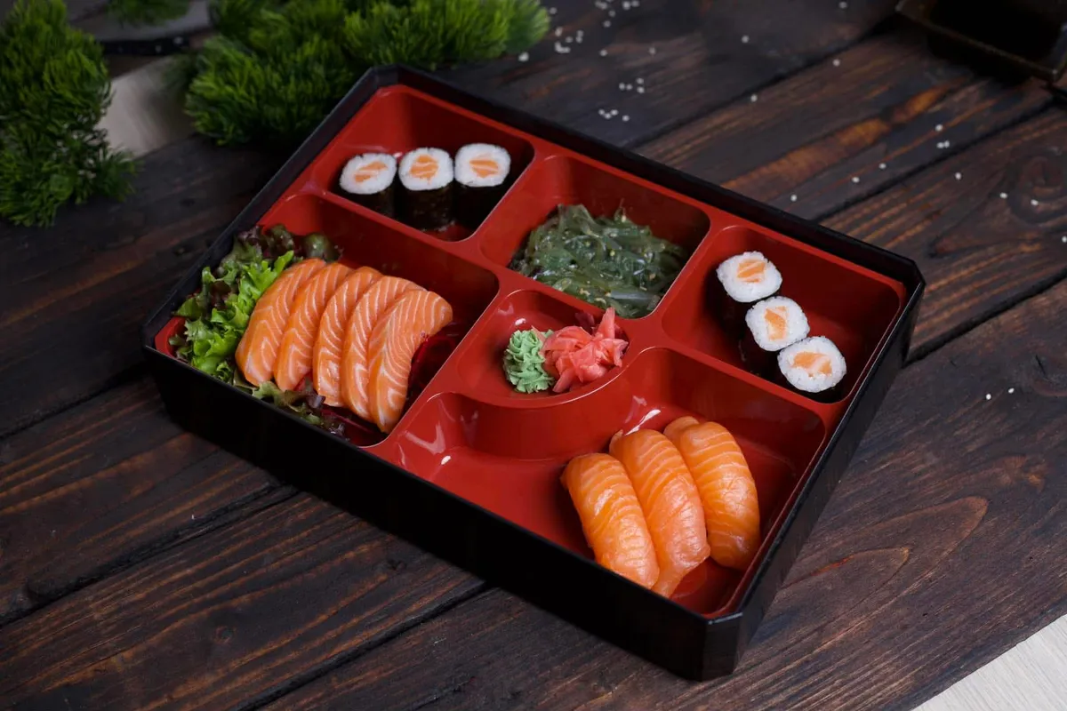 M10 : Salmon Bento